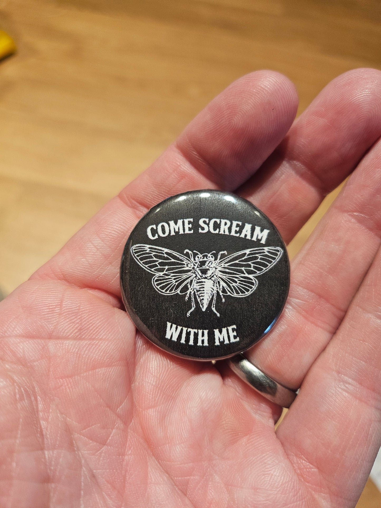 Come scream 1.5 in button